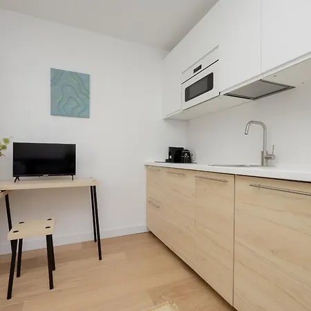 아파트 Beautiful Near Mokotow Field By Renters *