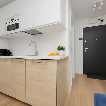 Beautiful Near Mokotow Field By Renters 아파트 *